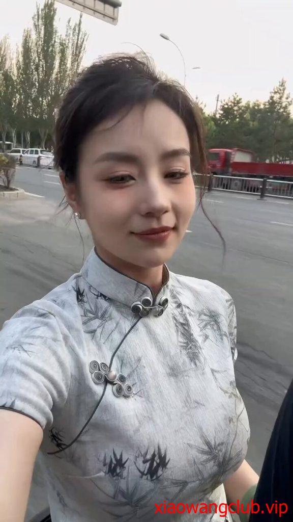 不得不说，和别人的老公在一起，还能让他像孩子一样使坏，挺有意思的