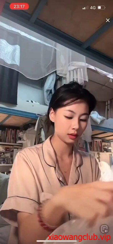 当下播忘了关摄像头