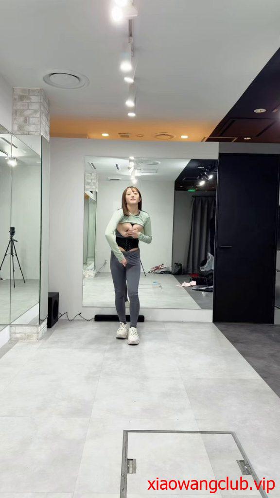 我将带你领略只有我才能展现的舞蹈精髓。