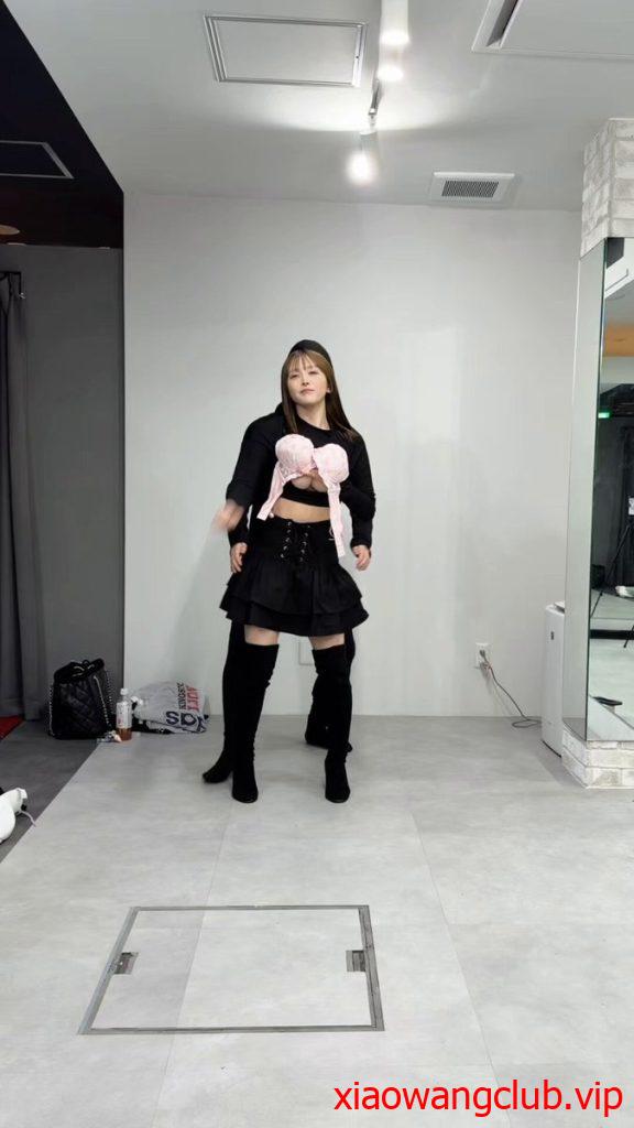 无论发生什么，我都决心绝不放开我的左手……