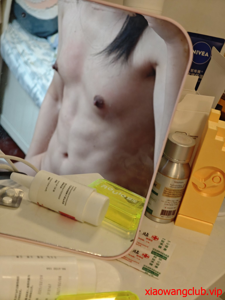 主播什么健身啊。。。 只是偶尔吃点什么什么龙。。。 怎么就这样了。。。