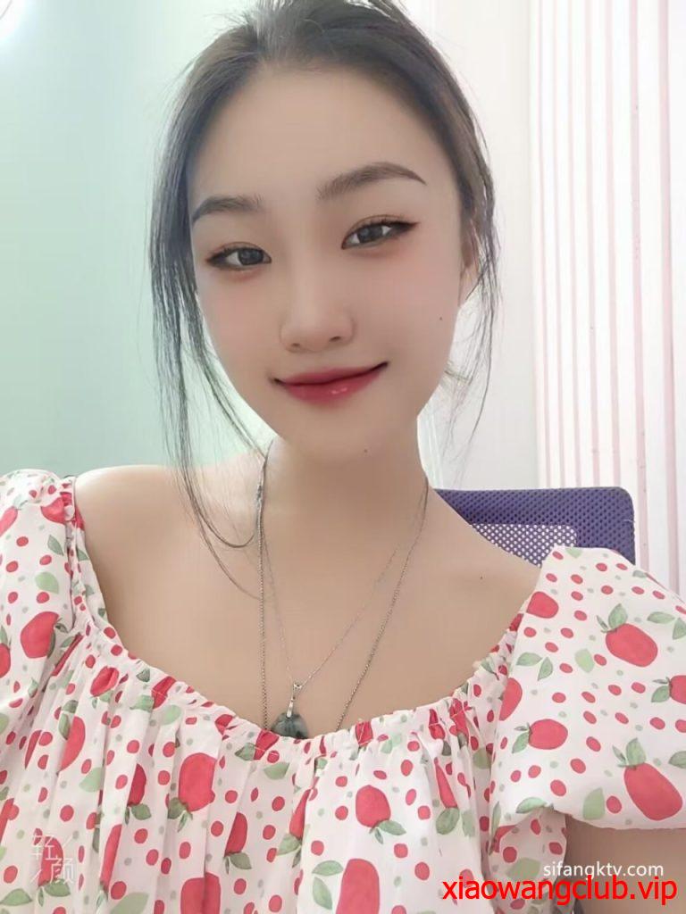 《情侣泄密》周末和美女同事酒店开房啪啪遭曝光