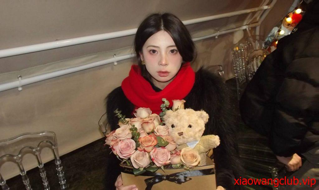 云盘高质露脸泄密，网红脸阿黑颜反差婊，人前气质高贵，私下实为金主母狗，轻调性爱各种高潮脸1