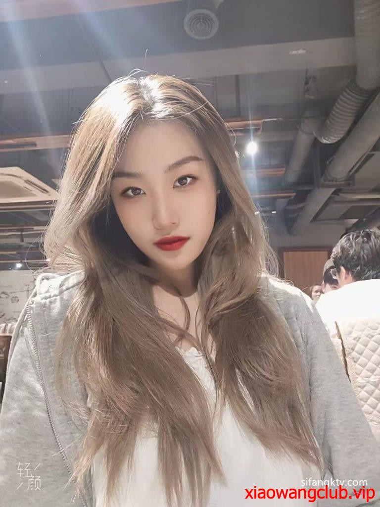 《情侣泄密》周末和美女同事酒店开房啪啪遭曝光