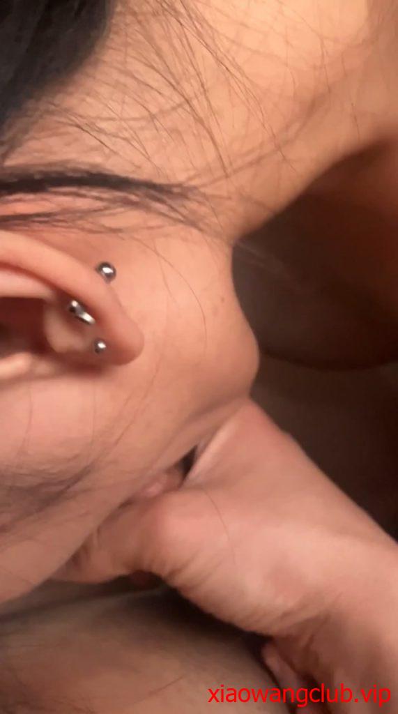 【香车艳情】韩国泄密清纯美少女跟大哥激情车震 美妙酮体鲜嫩白虎激勾G点 赤裸爆艹输出 口爆小嘴满口精液