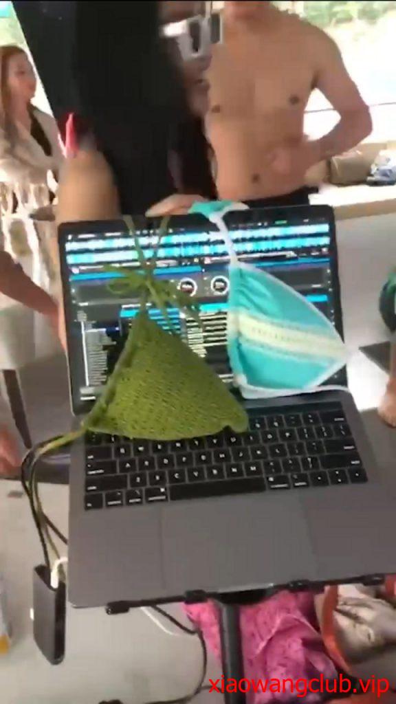 《百度云泄密》有钱人的淫乱聚会被有心人曝光⭐️真让人大开眼界