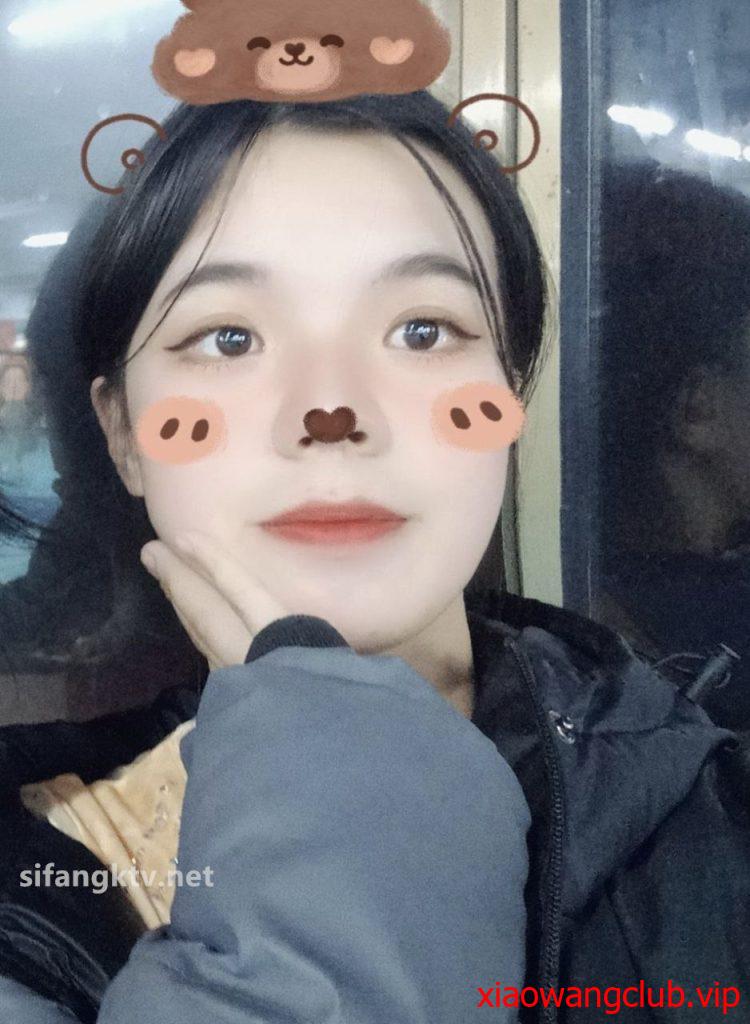 《百度云泄密》身材火爆的美女同事和男上司之间的秘密❤️遭有心人曝光