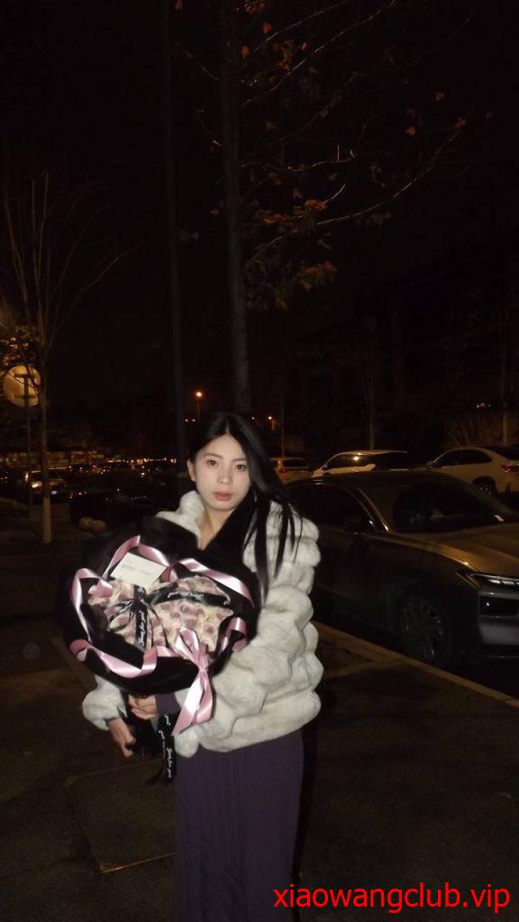 云盘高质露脸泄密，网红脸阿黑颜反差婊，人前气质高贵，私下实为金主母狗，轻调性爱各种高潮脸1