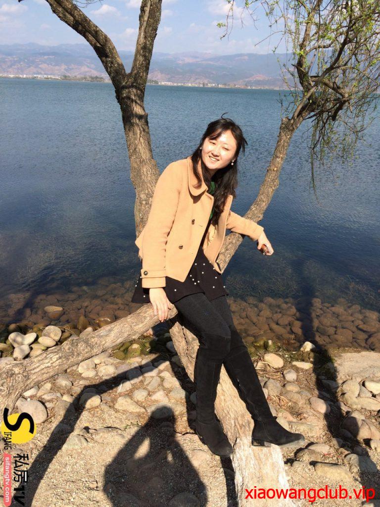 泄密良家少妇控必备！风韵犹存如狼似虎的年纪，与公司离异【石姐】的那些性事，知性放得开还能玩SM调教