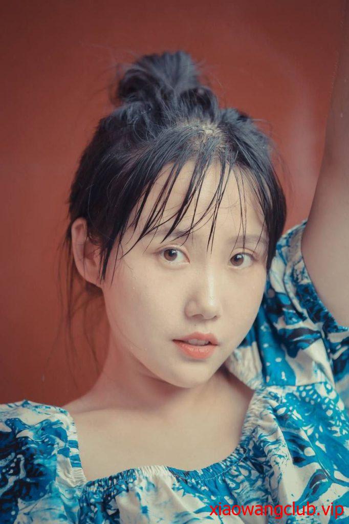 大奶美女和男友之间的私密被曝光
